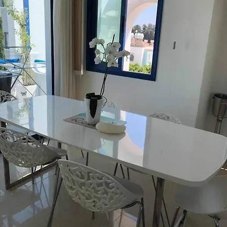 Modern 3 Bedroom Apartment Penthouse Paphos Exterior photo
