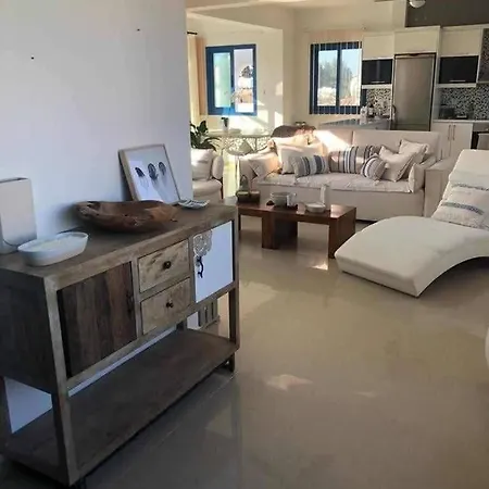 Modern 3 Bedroom Apartment Penthouse Paphos Exterior photo