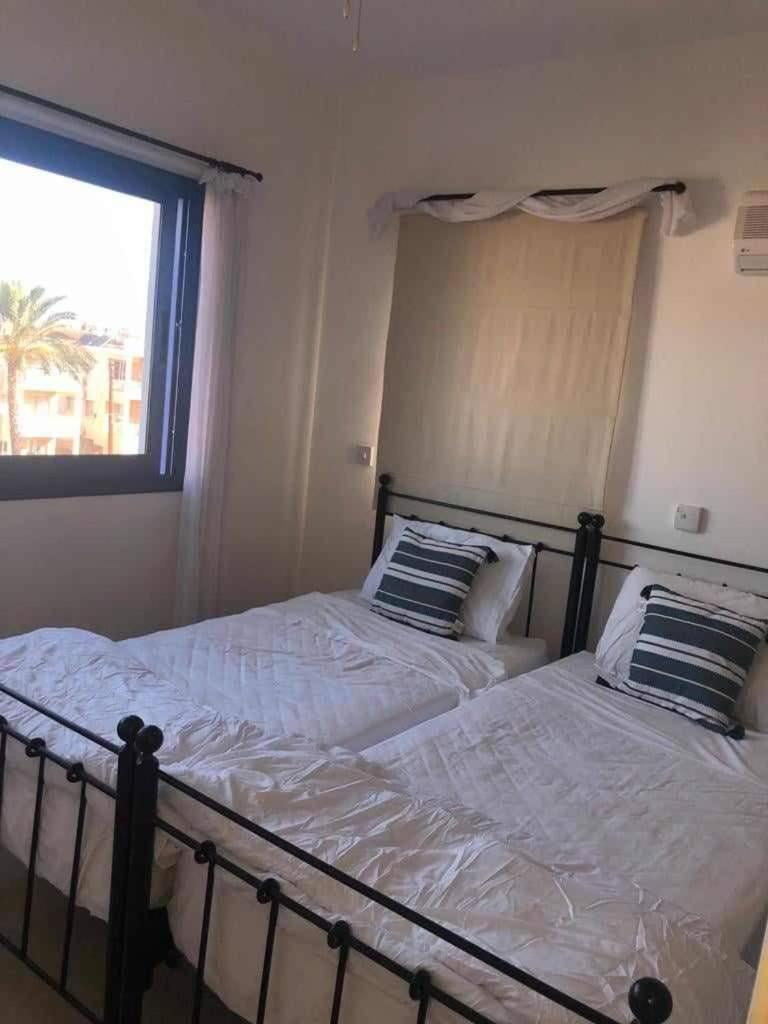 Апартаменти Modern 3 Bedroom Penthouse Пафос